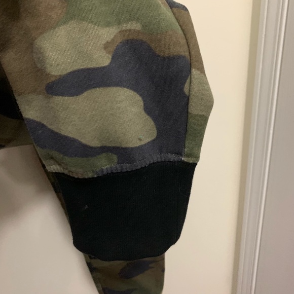 Urban Heritage Camo Drawstring Joggers - Picture 7 of 8